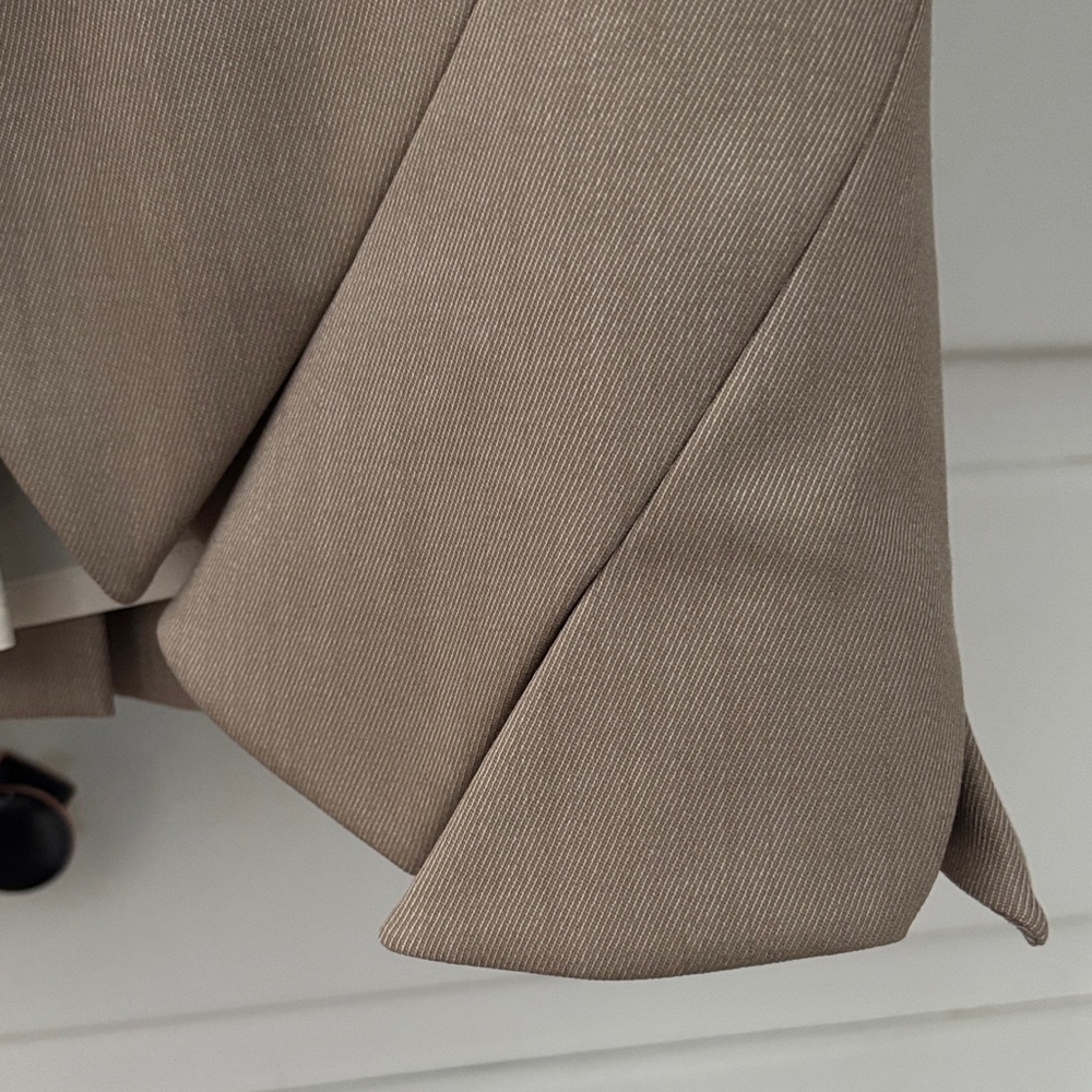 Escada Women's Beige Blazer - Picture 4 of 9